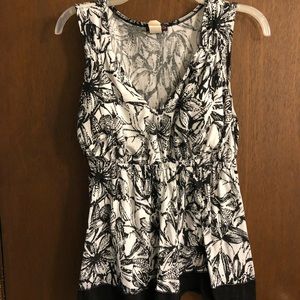 Women’s black and white top